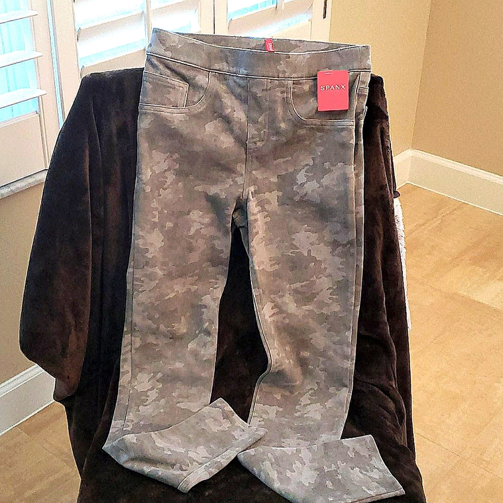 SPANX brand jegging (ankle jean-ish legging)